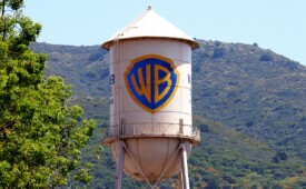 Warner marca data para votar fusão com Netflix (Crédito: Walter Cicchetti/Shutterstock)