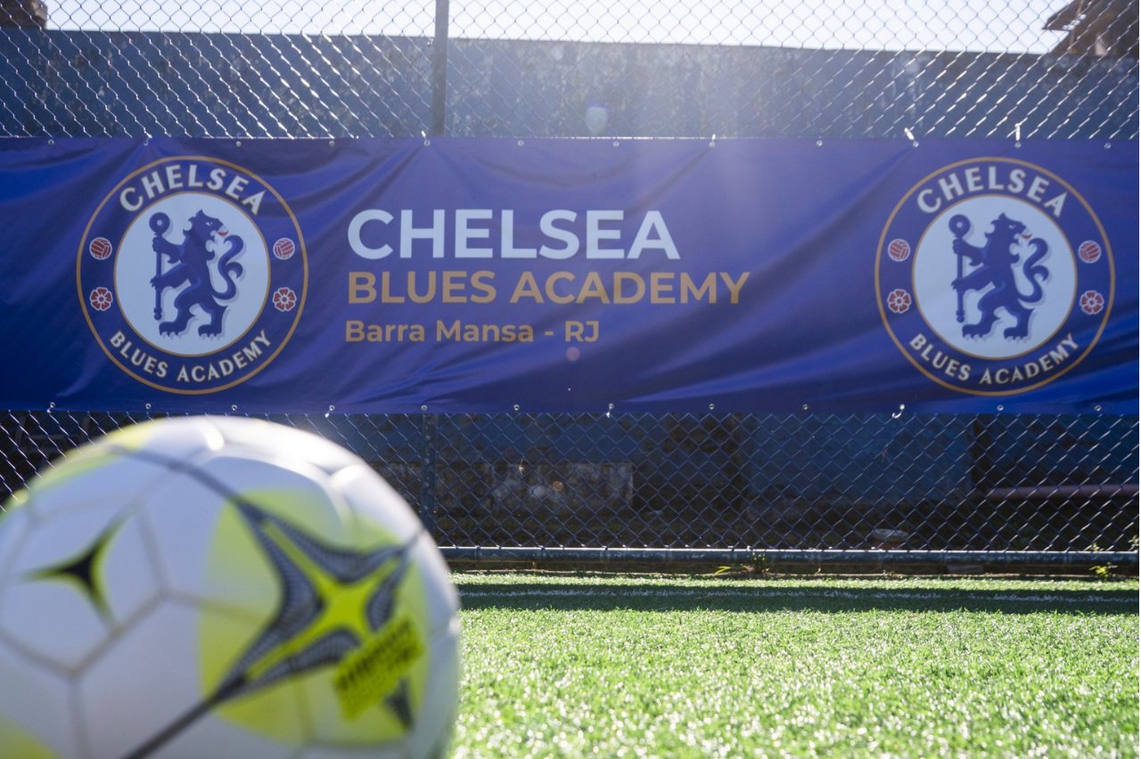 Time Forte e Angulo trazem a rede de escolas do clube inglês com meta de atingir 15 unidades no país até 2027 (Crédito: Divulgação)